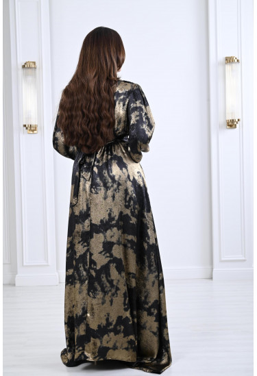 فستان طويل من نسيج لامع فستان طويل من نسيج لامع