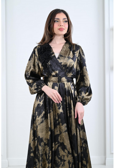 فستان طويل من نسيج لامع فستان طويل من نسيج لامع