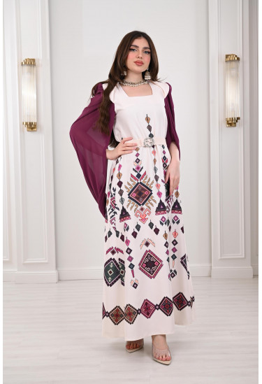 فستان طويل بأكمام مميزة فستان طويل بأكمام مميزة