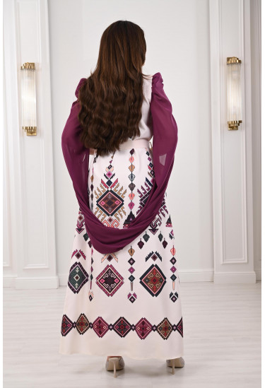 فستان طويل بأكمام مميزة فستان طويل بأكمام مميزة