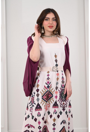 فستان طويل بأكمام مميزة فستان طويل بأكمام مميزة