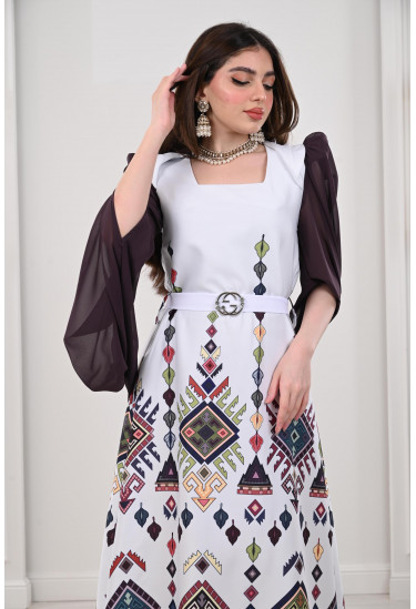 فستان طويل بأكمام مميزة فستان طويل بأكمام مميزة