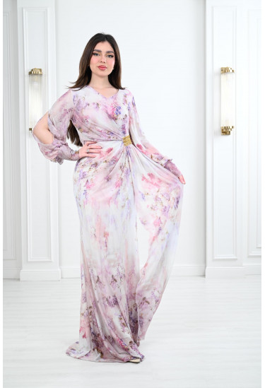 فستان طويل بكسرات درابية جانبية فستان طويل بكسرات درابية جانبية