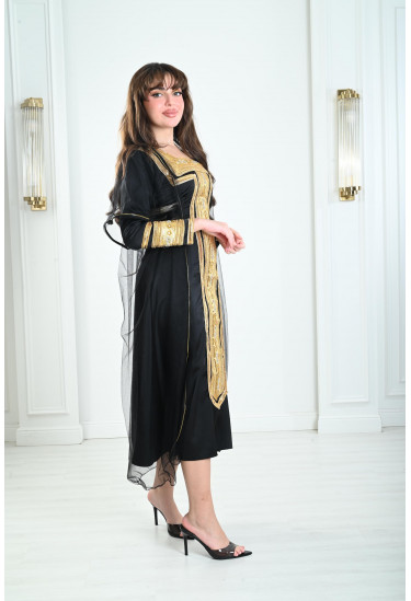 فستان جميل نسائي يوم التأسيس