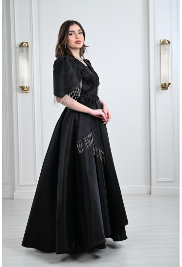 فستان سهرة بقصة ملكية