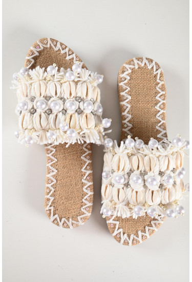 حذاء نسائي بتصميم عصري حذاء نسائي بتصميم عصري