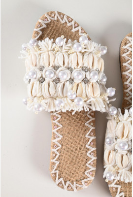 حذاء نسائي بتصميم عصري حذاء نسائي بتصميم عصري