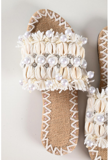 حذاء نسائي بتصميم عصري حذاء نسائي بتصميم عصري