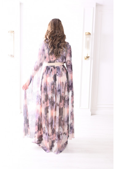 فستان نسائي بأكمام طويله جدا