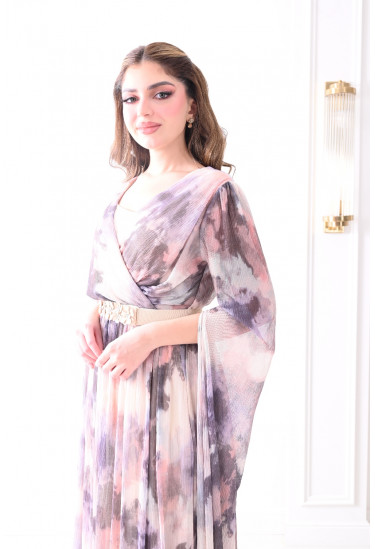 فستان نسائي بأكمام طويله جدا