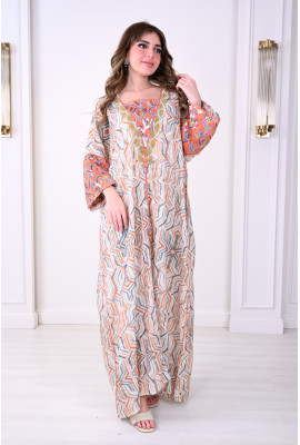 جلابية فاخرة نقوش هندسية وأكمام مطرزة