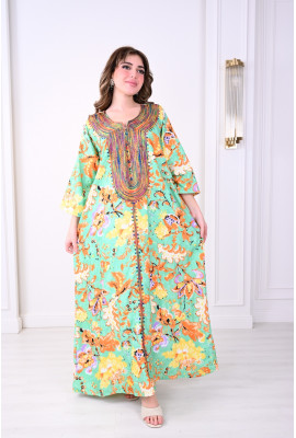 جلابية فاخرة بتصميم عصري وألوان زاهية