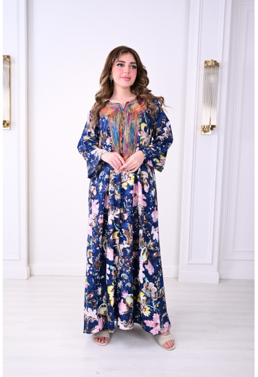 جلابية فاخرة بتصميم عصري وألوان زاهية