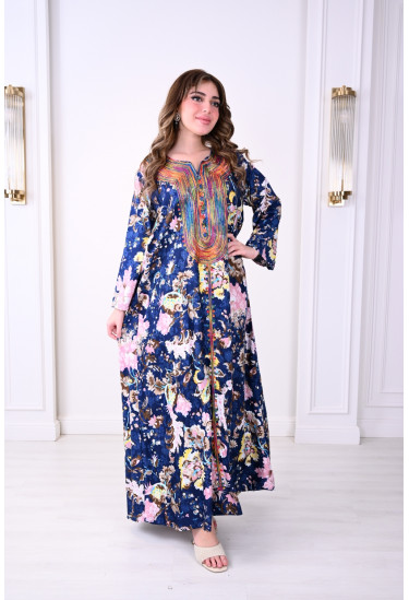 جلابية فاخرة بتصميم عصري وألوان زاهية