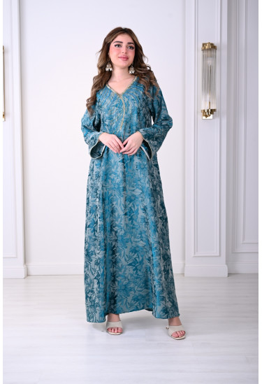 جلابية فاخرة مع تطريز ذهبي يعزز الأناقة جلابية فاخرة مع تطريز ذهبي يعزز الأناقة