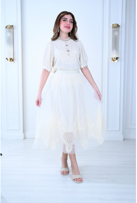 طقم ميدي بتصميم دانتيل راقٍ لإطلالة ملكية