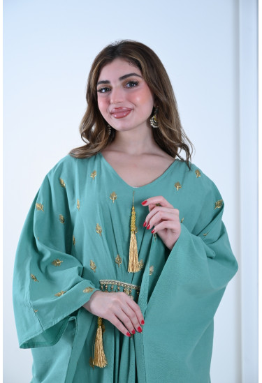  جلابية فخمة بتطريز ذهبي أنيق
