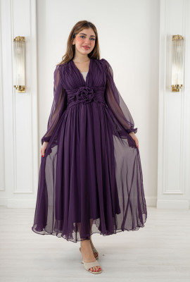 فستان فاخر تصميم راقٍ باللون 