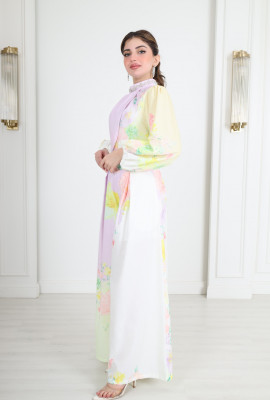 طقم فاخر بألوان زهرية ونقوش ناعمة