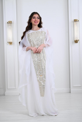 جلابية واسعة أنيقة مطرزة