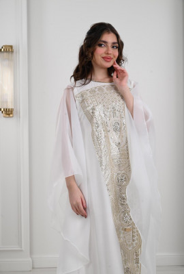 جلابية واسعة أنيقة مطرزة