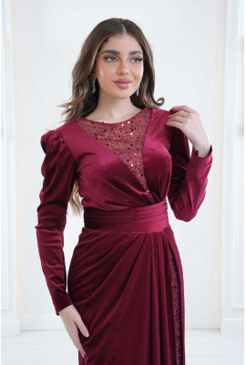 فستان سهرة طويل فاخر من القطيفة