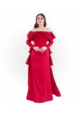 فستان سهرة يتميز بتصميم أنيق