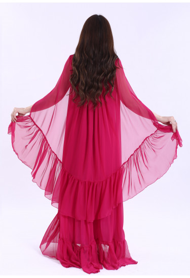 فستان طويل ناعم مصنوع من الشيفون